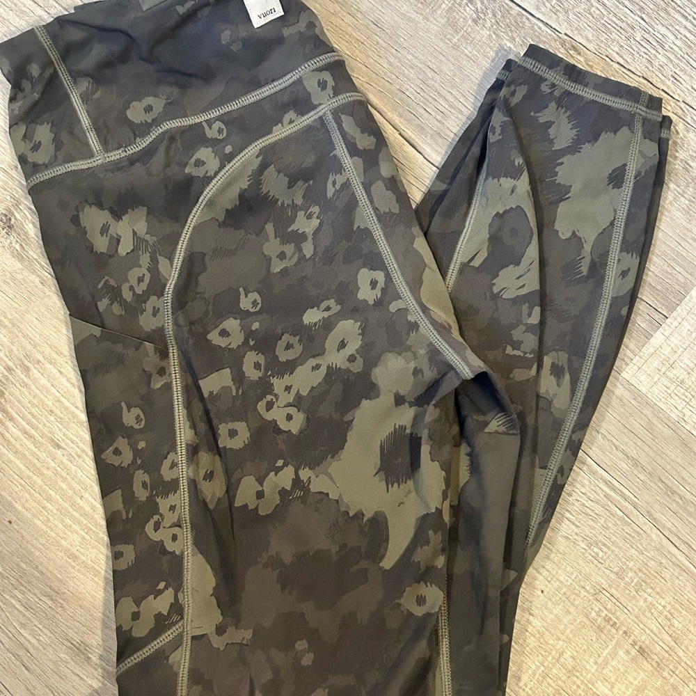 Vuori Stride Camo Leggings